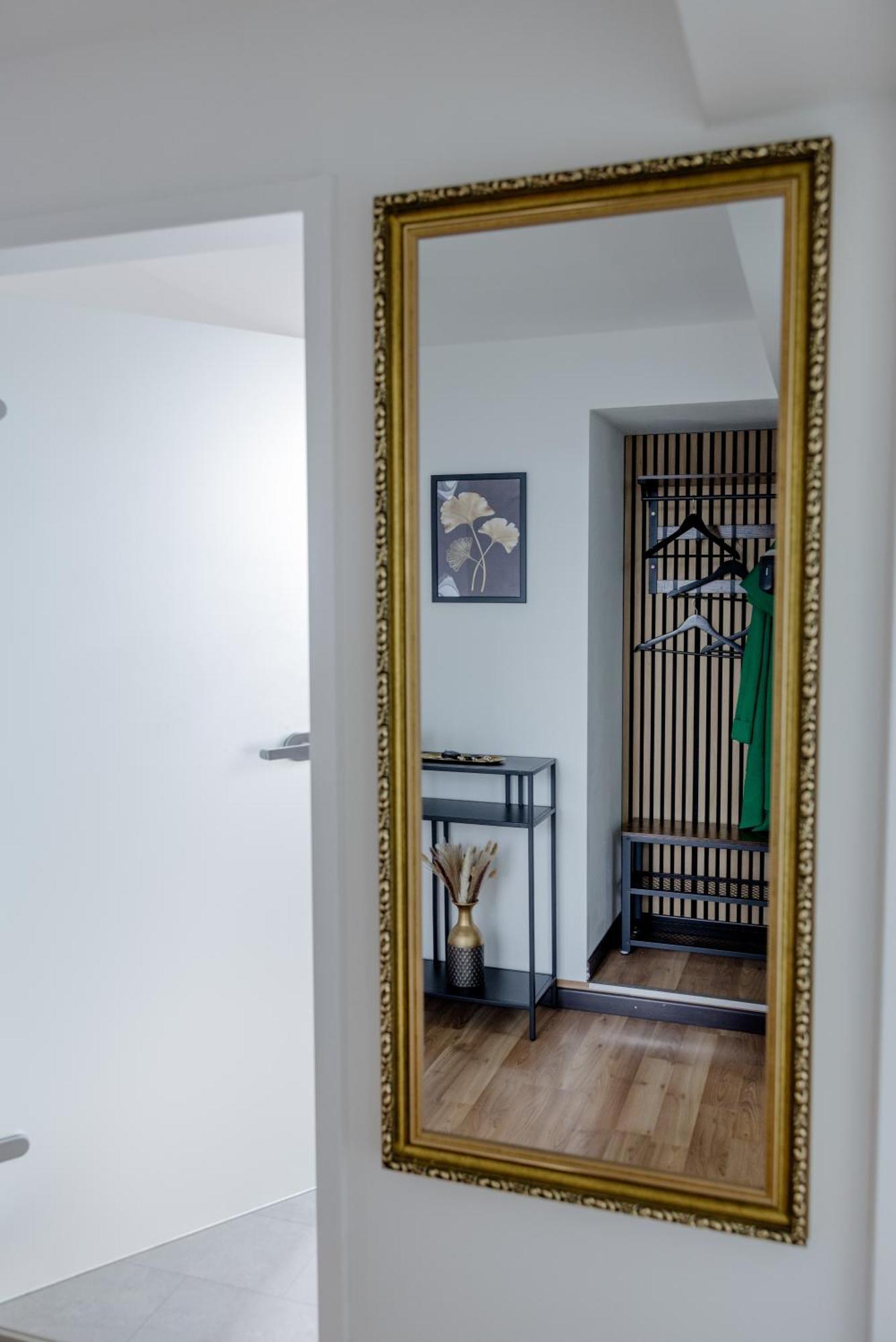 Uniqe I 115qm I 3 Schlafzimmer I Naehe Messe Apartment *