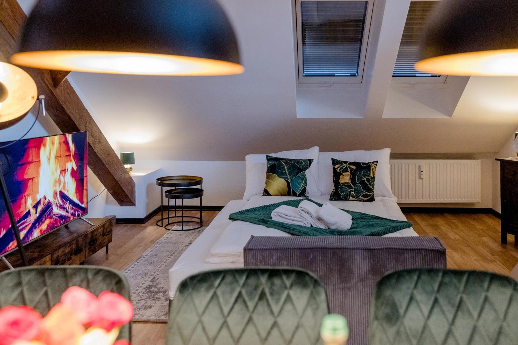 Uniqe I 115qm I 3 Schlafzimmer I Naehe Messe Haar (Munich)