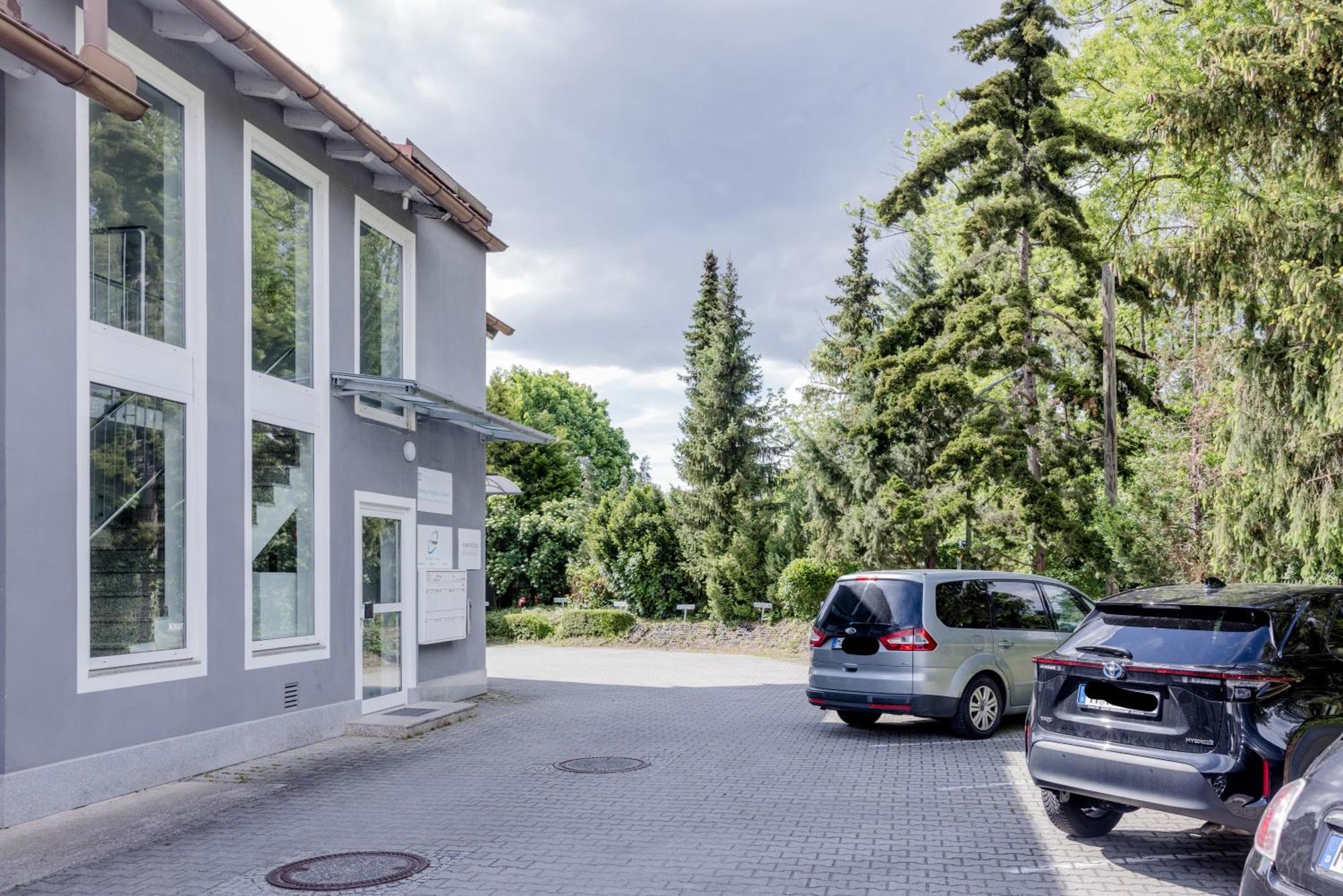 Uniqe I 115qm I 3 Schlafzimmer I Naehe Messe Apartment Haar (Munich)